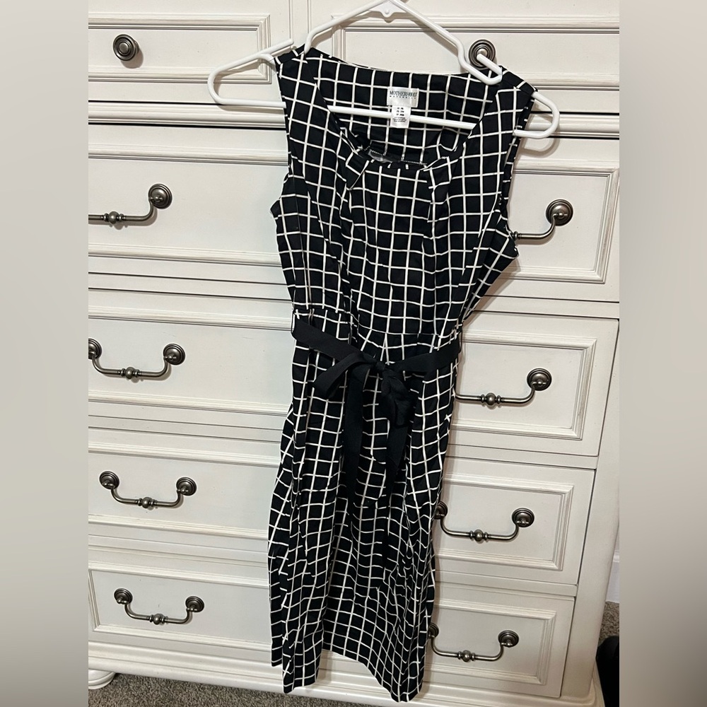 Motherhood maternity black and white dress with a line tie waist, midi dress
